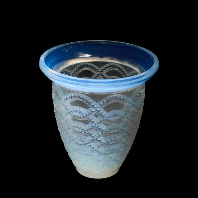 Early 20th Century René Lalique Guirlandes Opalescent Vase Bowl For Sale - Image 5 of 6