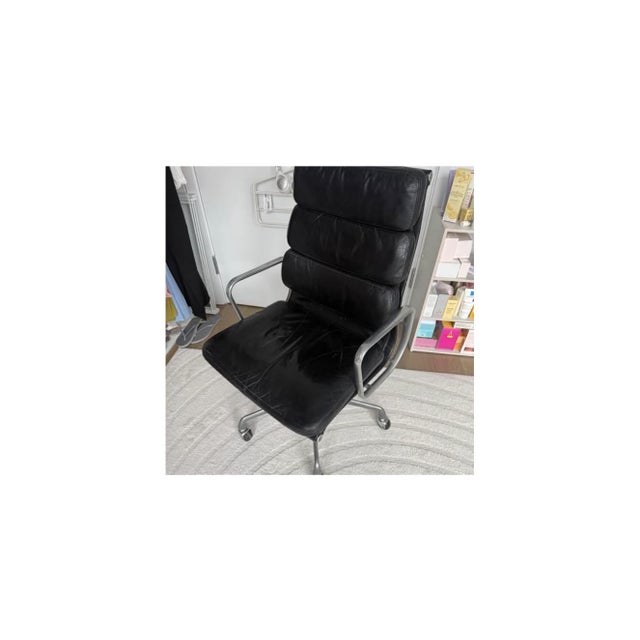 Herman Miller Soft Pad Management Office Chair. Authentic Herman Miller vintage chair with all original parts from 1988....