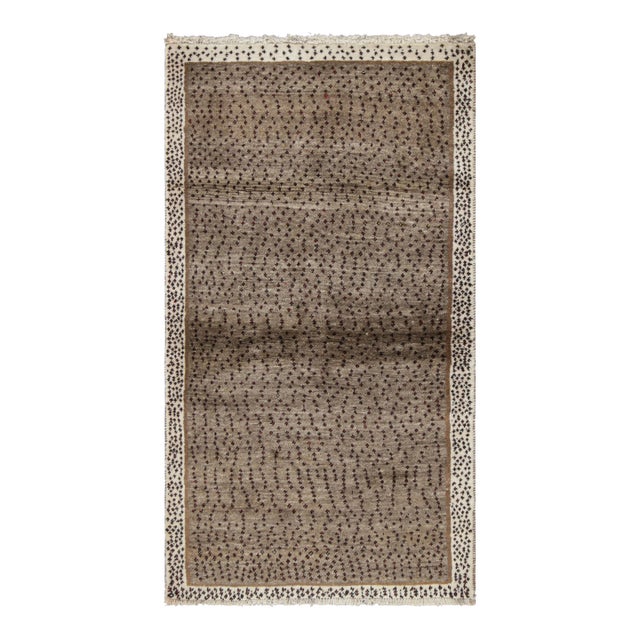 Vintage Gabbeh Persian Runner Rug in Beige With Red Dots Pattern - Rug & Kilim For Sale