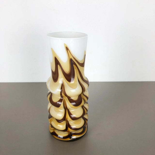 Pop Art vase Producer: Opaline Florence Design: Carlo Moretti Decade: 1970s Description: Original vintage 1970s Pop Art...