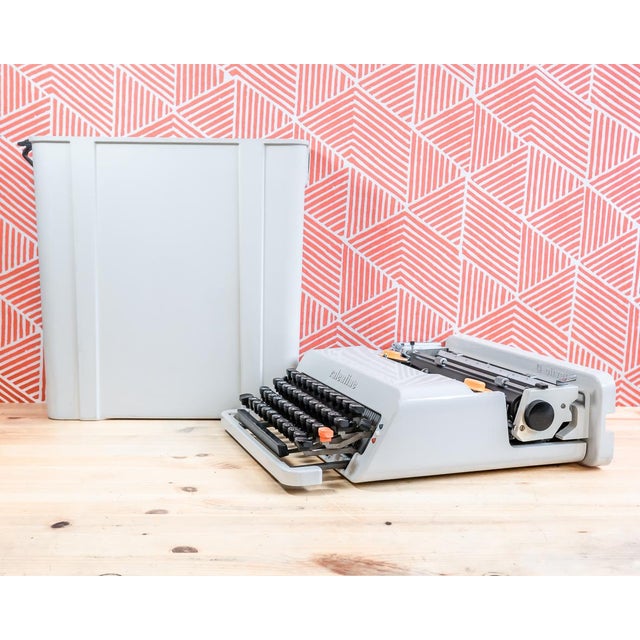 White Olivetti Valentine Typewriter, 1970 For Sale - Image 13 of 13