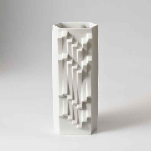 Archais White Porcelain Vase by Heinrich Fuchs for Hutschenreuther, 1970s For Sale - Image 9 of 11