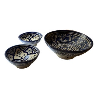 Vintage Moroccan Safi Pottery Nesting Bowl Set in Hand-Painted Cobalt Blue, 1950, Set of 3 For Sale