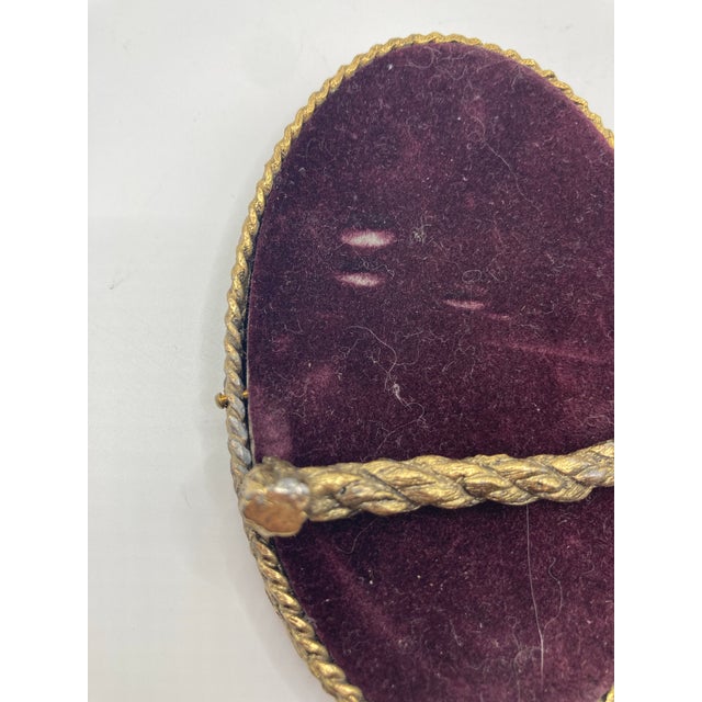 Gold Vintage Mid-Century Hollywood Regency Heavy Gilt Double Oval Rope Frame For Sale - Image 8 of 9