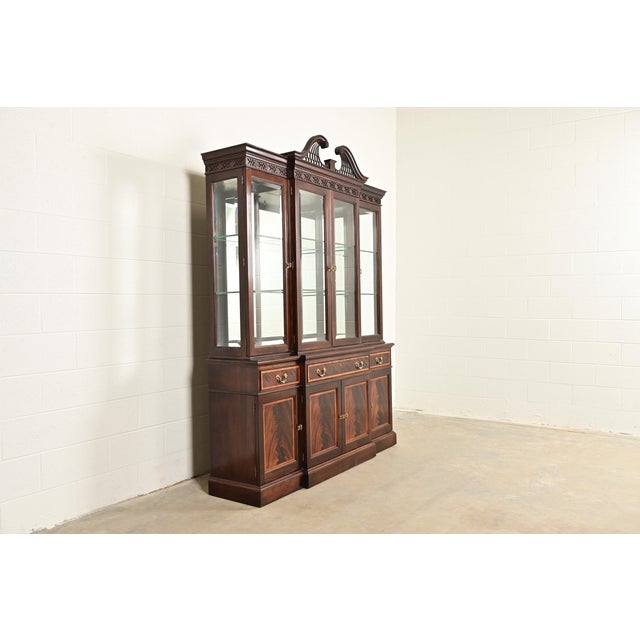 Stickley Stickley Georgian Flame Mahogany Lighted Breakfront Bookcase Cabinet For Sale - Image 4 of 13