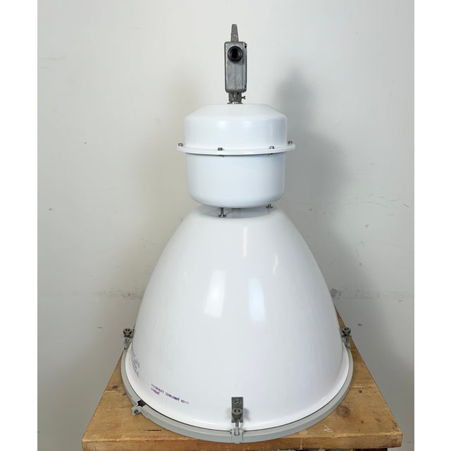 Large Industrial Factory Lamp in White Enamel from Elektrosvit, 1990s For Sale - Image 13 of 17