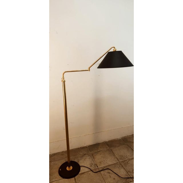 Mid-Century Modern Height-Adjustable and Extendable Floor Lamp with Gold Lampshade For Sale - Image 3 of 18