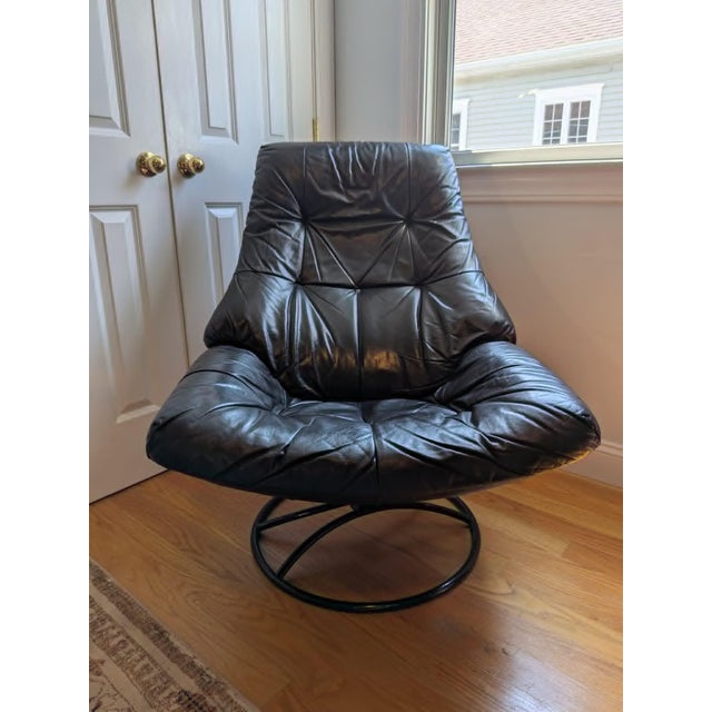 Mid-Century Modern Vintage 1980s Stressless Recliner & Ottoman For Sale - Image 3 of 7