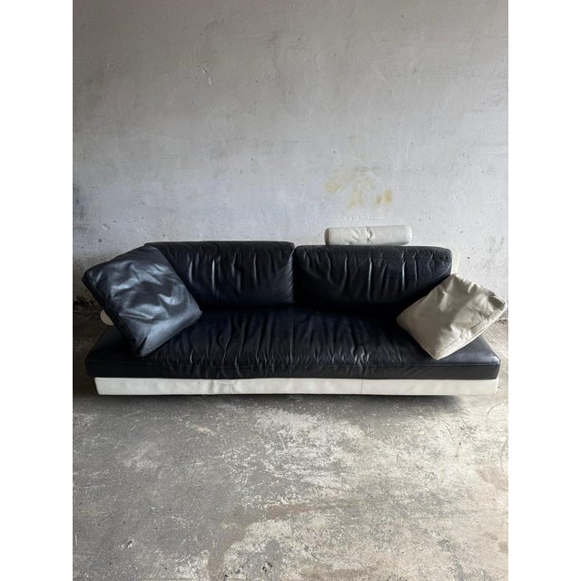 BnB Italia sofa in black and white leather – 2-seater module Stylish and comfortable two-seater design sofa from BnB...