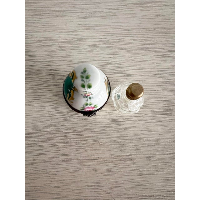 French Vintage Hand-Painted Limoges Porcelain Perfume Trinket Box With Mini Bottle, Floral Gilt Hinged Case For Sale - Image 3 of 10