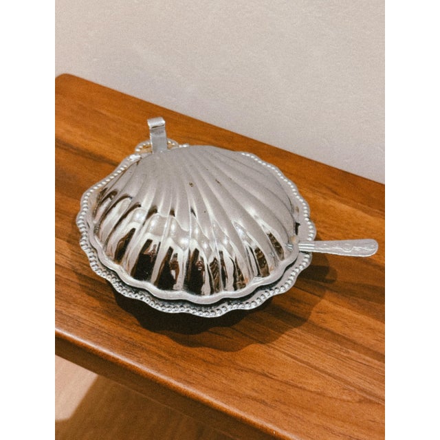 Art Deco Shell Butter Dish with Butter Knife, 1980, Set of 2 For Sale - Image 4 of 6