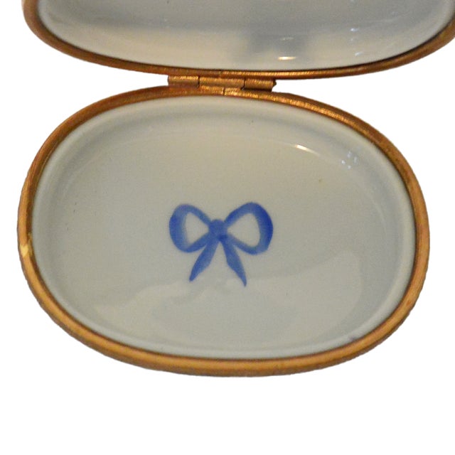 Vintage Rochard Limoges French Bulldog & Ring Cushion Porcelain Trinket Box – Circa Late 20th Century For Sale - Image 9 of 11