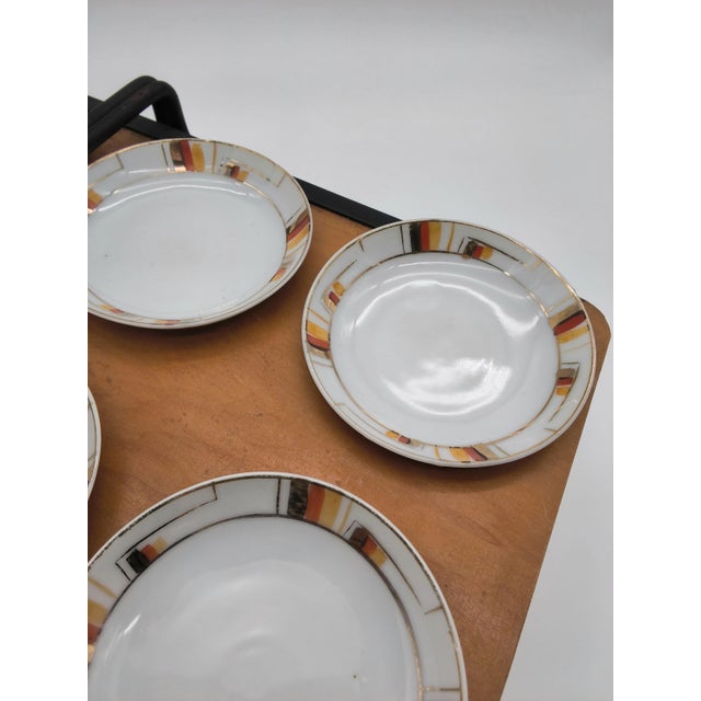 Wood Rare Set of MCM Serving Plates and Wood Carry Holder Set of 9 For Sale - Image 7 of 12