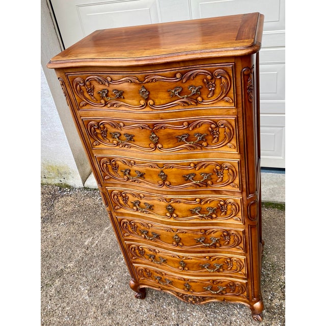 Wood Louis XV Style Chest of 7 Drawers with Engraving, 1960s For Sale - Image 7 of 10