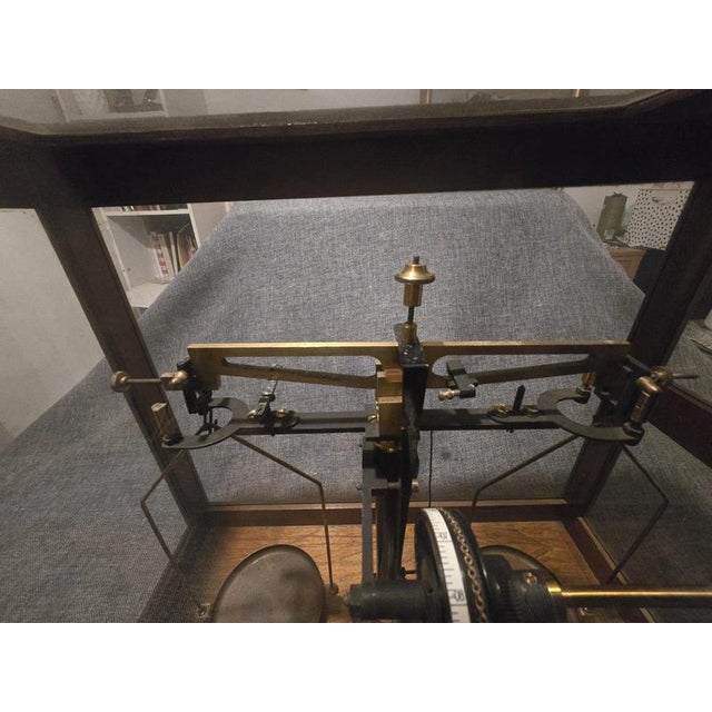 Mid-Century Analytical Laboratory Balance in Glazed Case by Baird & Tatlock, 1950s For Sale - Image 4 of 12