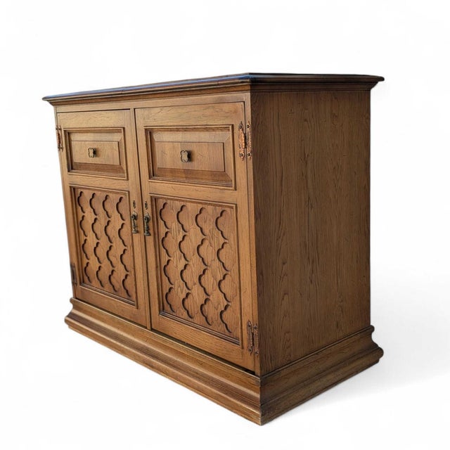 1970s Jasper Cabinet Co. Style Oak Dry Bar Cabinet For Sale - Image 16 of 18