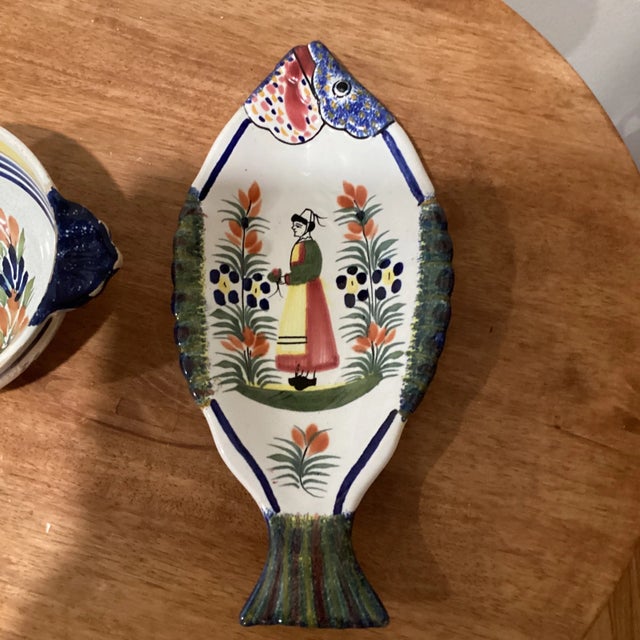 Henriot Quimper Vintage Henriot Quimper Fish Dish # 540 & Soup Bowl With Handles #178 France- 2 Pieces For Sale - Image 4 of 13