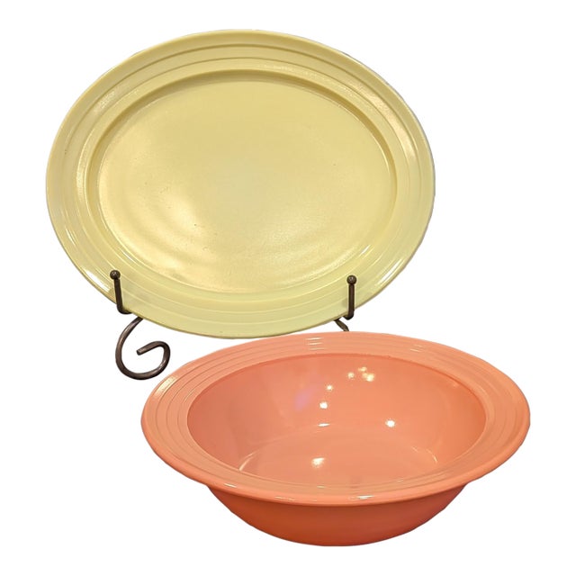 Vintage 1940s Hazel-Atlas "Moderntone" Platonite Pastel Serving Set - Oval Platter & Large Bowl For Sale