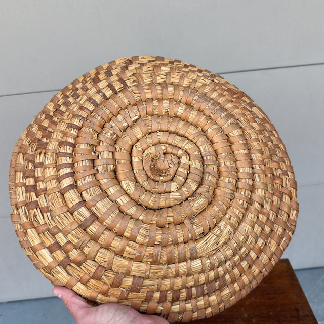 Early 20th Century A Large Antique Woven Rye-Straw Bowl, Circa 1900 For Sale - Image 5 of 12