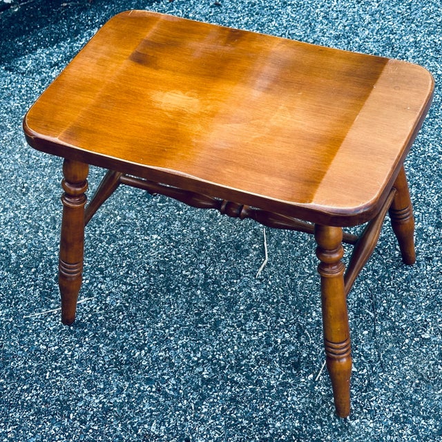 American 1950's Solid Maple Windsor Bench or Low Stool With Turned Legs & Shaped Seat For Sale - Image 3 of 10
