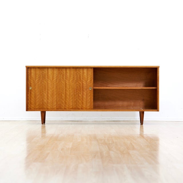 1960s Wide Mid Century China Display Cabinet For Sale - Image 4 of 9