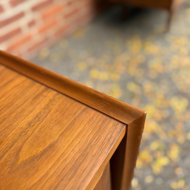 Merton Gershun for Dillingham Esprit Walnut Record Storage Bench For Sale In Cleveland - Image 6 of 12