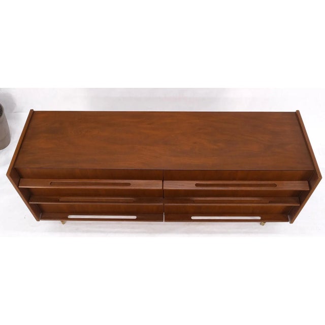 Brown Edmund Spence Attributed Large 6 Drawers Walnut Dresser W/ Gallery Top Cone Legs For Sale - Image 8 of 13