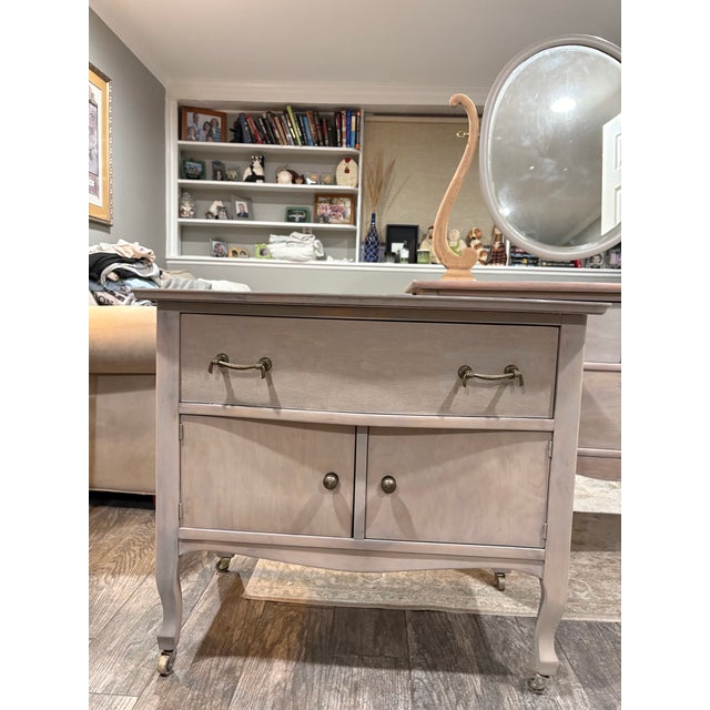 Birds Eye maple set - night stand and dresser. Perfect for a guest room. Dresser has two small drawers and one large...