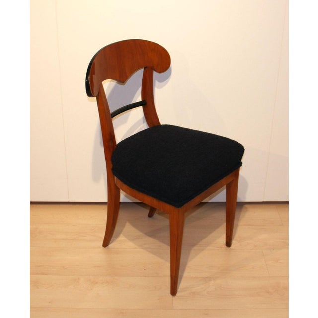 Early 19th Century Biedermeier Cherry Veneer Shovel Chair, South Germany, 1820s For Sale - Image 5 of 15