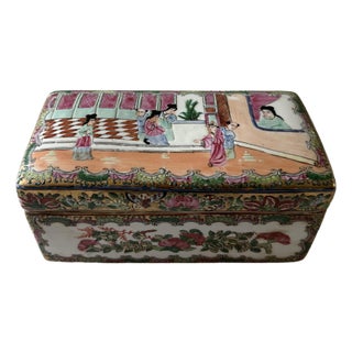 Vintage Chinese Famille Rose Porcelain Lidded Box For Sale