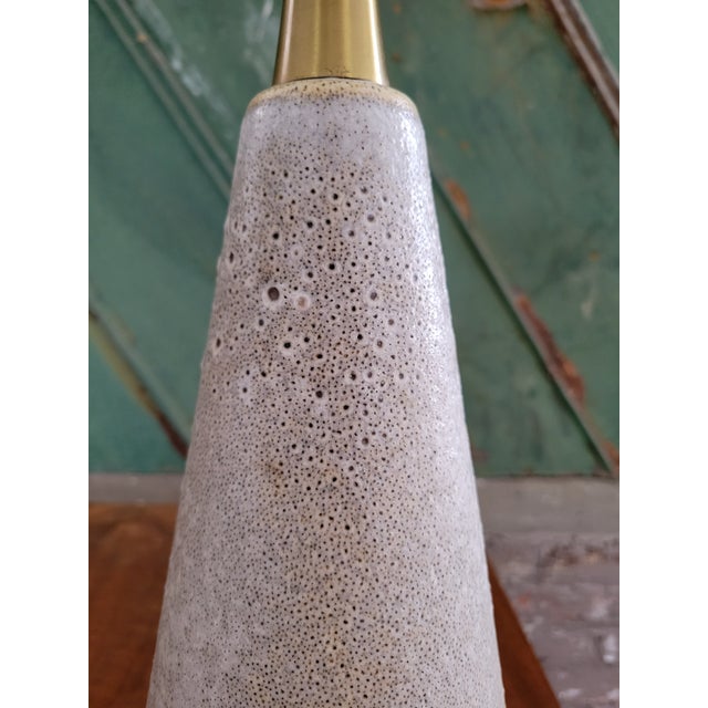 Metal 1950s Mid Century Modern Gerald Thurston for Lightolier Ceramic & Brass Table Lamps, Pair For Sale - Image 7 of 18