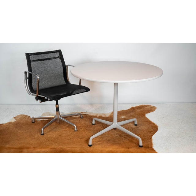Mid-Century Modern Charles & Ray Eames for Herman Miller Aluminum Group Dining Table For Sale In Boston - Image 6 of 14