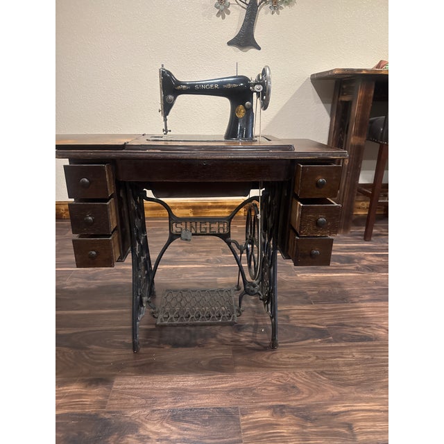 American 1950s Singer Antiques Sewing Machine For Sale - Image 3 of 6