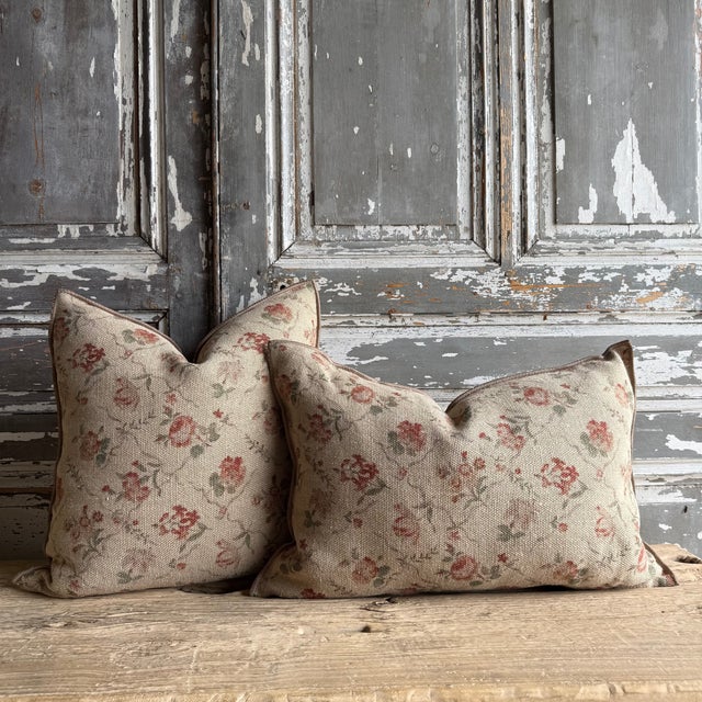 French Linen Lumbar Pillow Cover – Jardin Orgeat For Sale In Los Angeles - Image 6 of 6