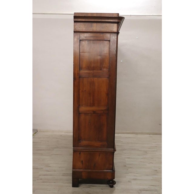 Large Antique 19th Century 4-Door Wardrobe in Walnut For Sale - Image 5 of 17