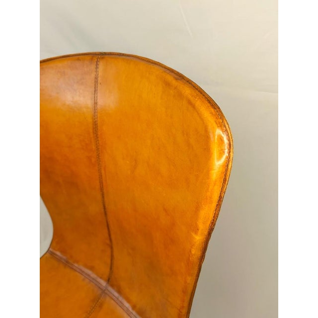 Early 21st Century Shell Chair in Saddle Leather and Oak by Michael W. Dreeben for Mater, 2010s For Sale - Image 5 of 8