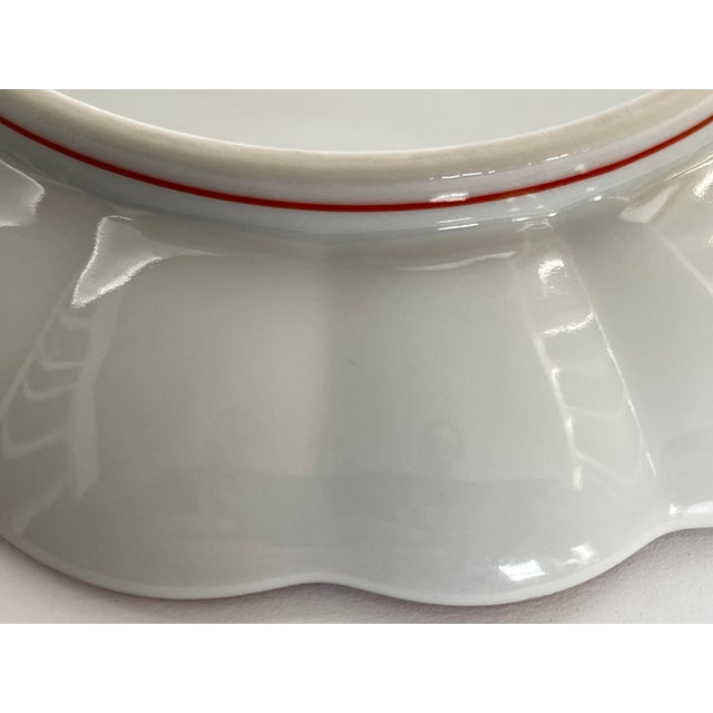 Late 20th Century Signed Japanese Imari Scalloped Plate With Floral Design For Sale - Image 10 of 12