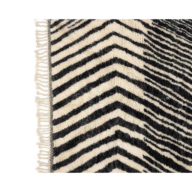 2020s Bold Chevron Hand-Knotted Moroccan Wool Rug | 13'0" X 10'6" | One of a Kind For Sale - Image 5 of 7