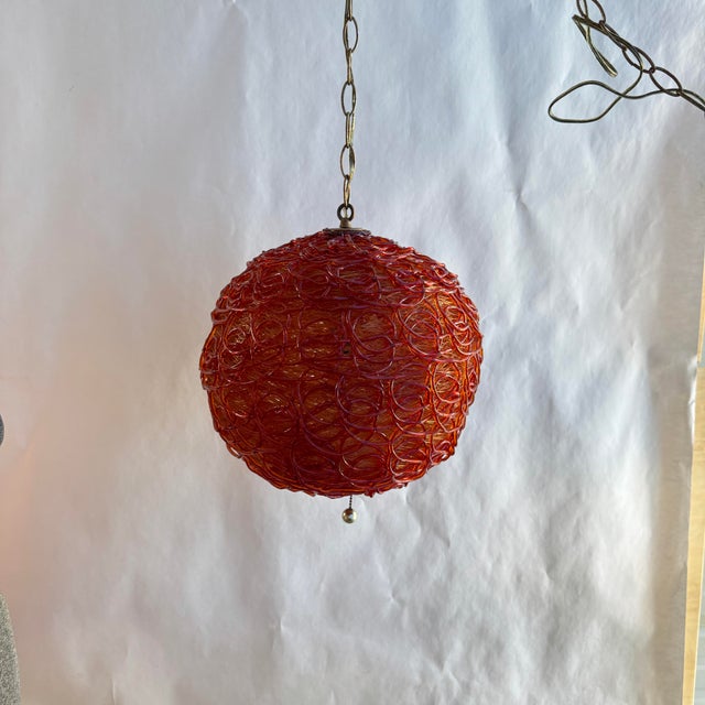 1960s Mod Lucite Spaghetti Spun Fiberglass Lamp For Sale - Image 4 of 6