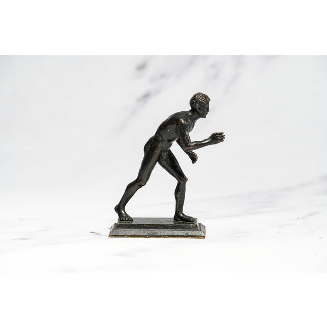 Amazing Miniature Antique Grand Tour Bronze Herculaneum Runner Statue Neoclassical Greek Athlete Sculpture Home Decor Art For Sale - Image 10 of 13