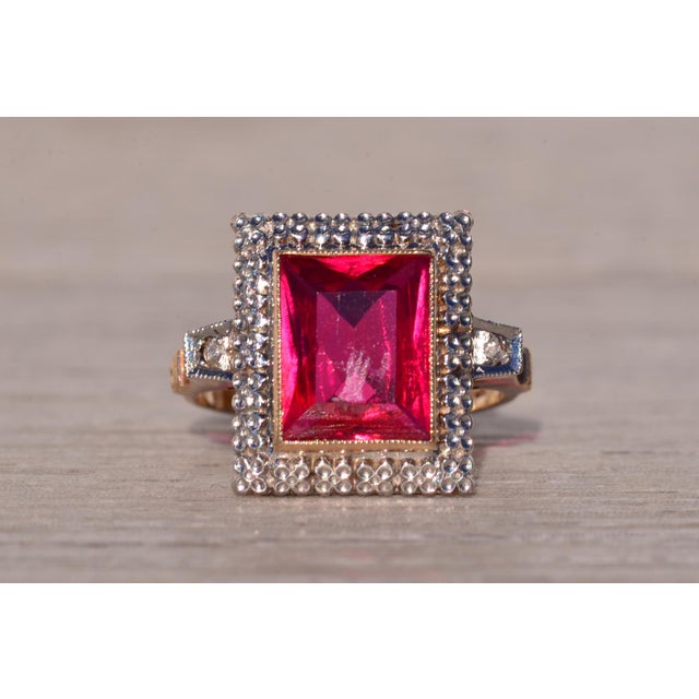 The Bulluno: Retro Era Lab Grown Ruby and Natural Diamond Ring in Yellow Gold For Sale - Image 9 of 11