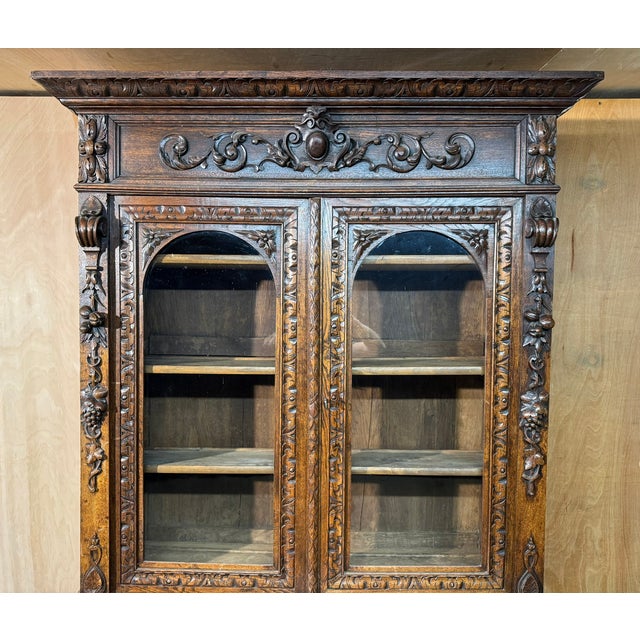 Mid 19th Century French Carved Oak Hunting Cabinet, 1860 For Sale - Image 5 of 14