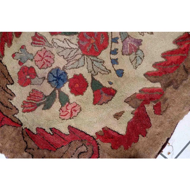 1880s Handmade Antique American Hooked Rug 2.8' X 5.5' For Sale In New York - Image 6 of 11