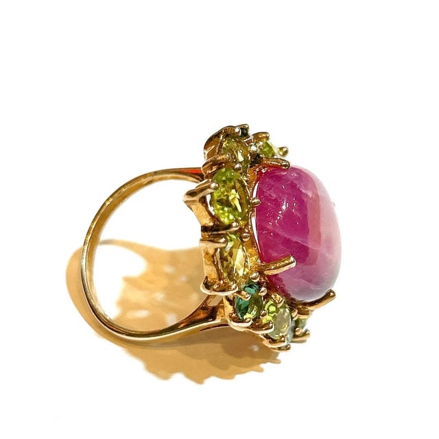 Ruby Red Bochic “Orient” Star Ruby & Green Perridot Cocktail Ring 18K Gold & Silver, Size 10 For Sale - Image 8 of 8