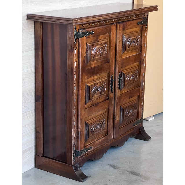 19th Century Narrow Catalan Spanish Baroque Carved Walnut Credenza or Buffet For Sale In Miami - Image 6 of 12
