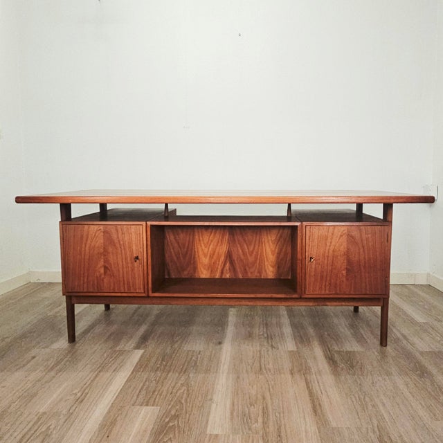 Mid 20th Century Attributed Kai Kristiansen Model 58 Danish Modern Floating Executive Desk 70" For Sale - Image 5 of 18