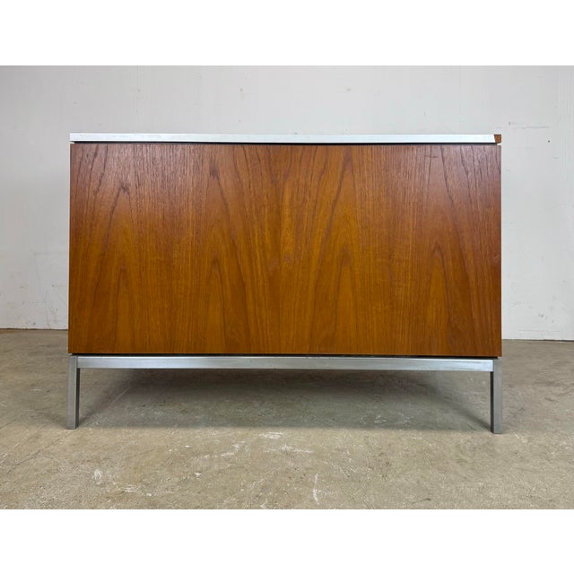 Brown 1960’s Mid Century Modern Florence Knoll Credenza / Cabinet in Teak, Stainless & Laminate For Sale - Image 8 of 12