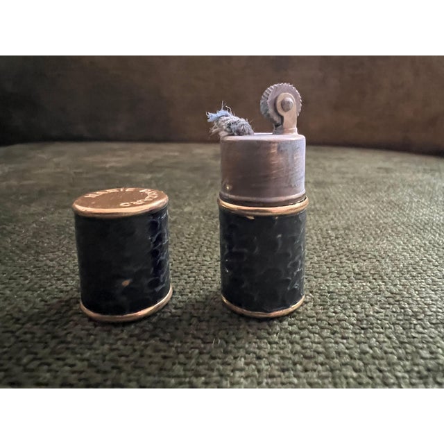 Rare mini Lipstick QUART DE TOUR, France, Vintage Snake Skin Petrol Lighter For Sale - Image 9 of 12