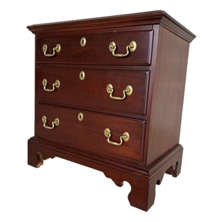 Lexington Heirloom Bracket Foot 3 Drawer Mahogany Nightstand For Sale