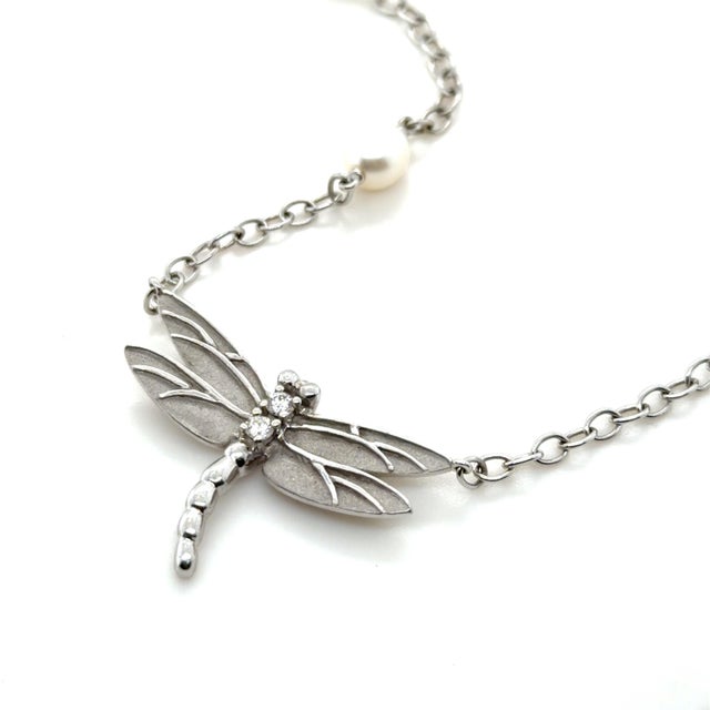 Contemporary Tiffany & Co. 18 Karat White Gold Diamond and Cultured Pearl Dragonfly Necklace For Sale - Image 3 of 8
